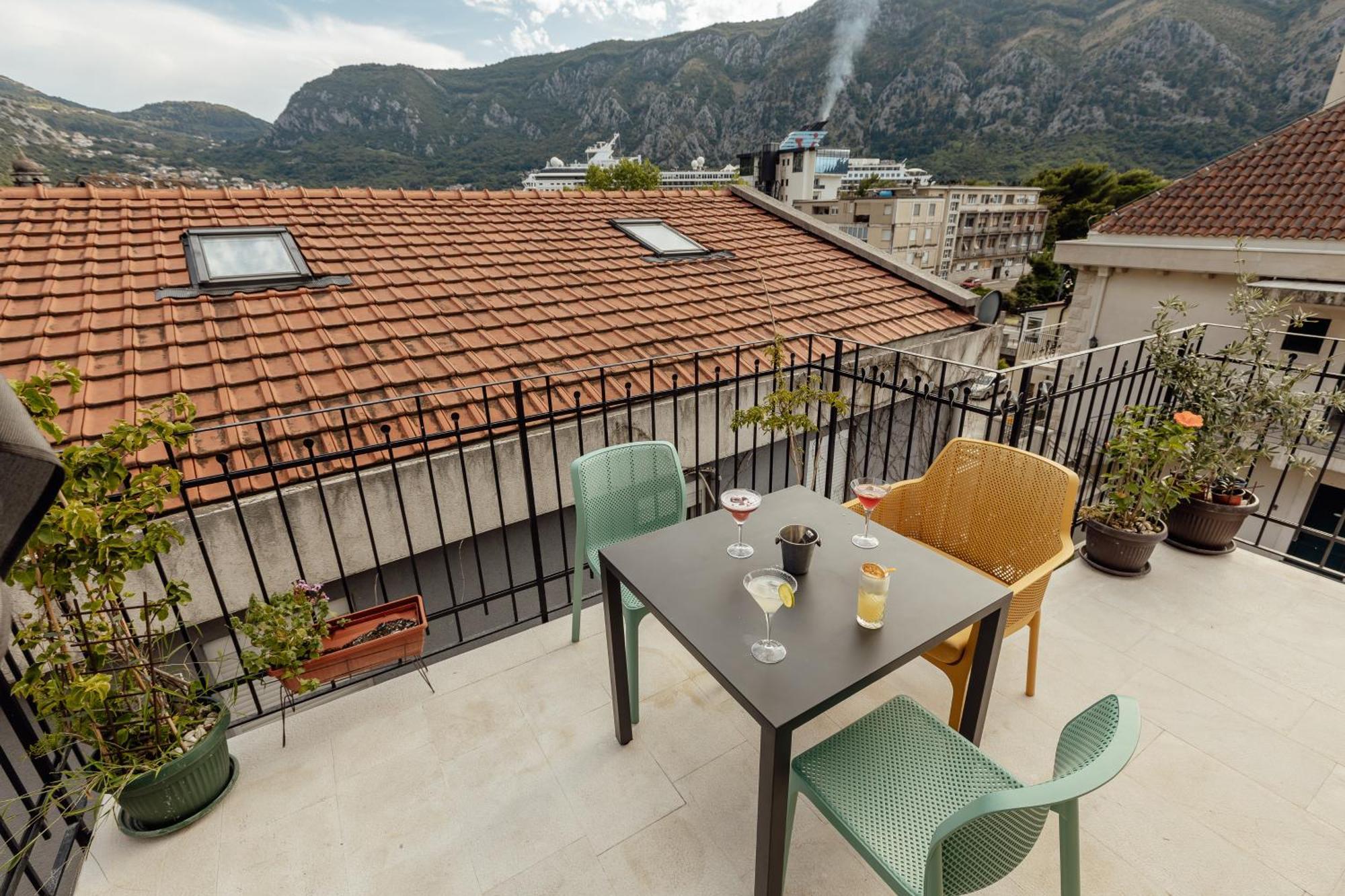 Kotor Central Point Buitenkant foto