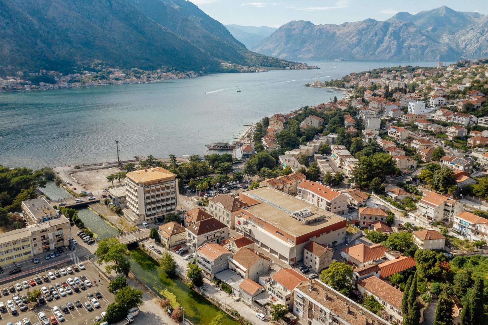 Kotor Central Point Buitenkant foto