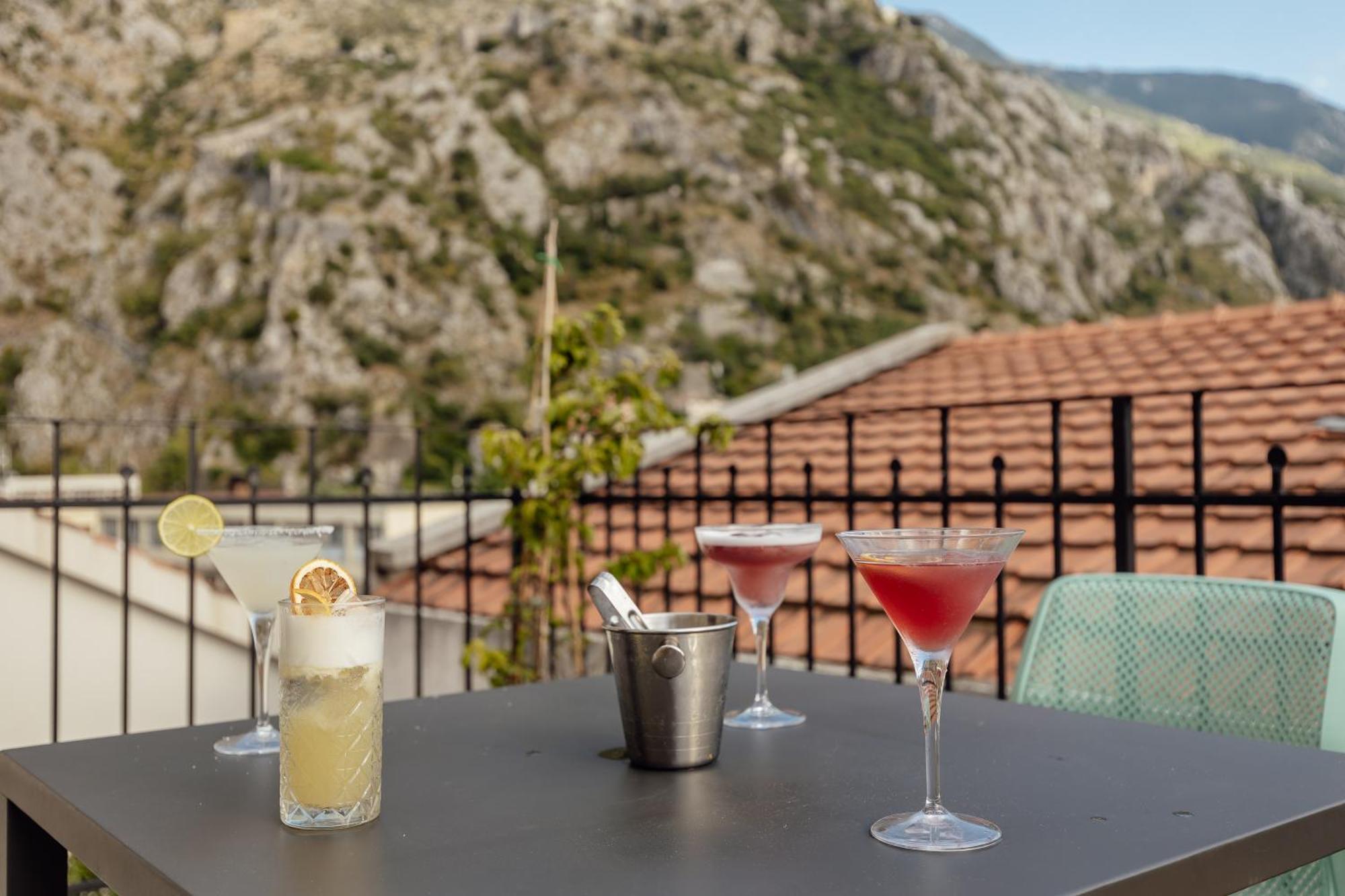 Kotor Central Point Buitenkant foto