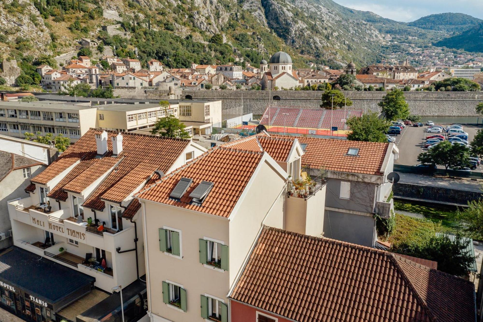 Kotor Central Point Buitenkant foto